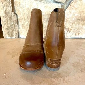Sorel Booties, brown leather, size 9.5